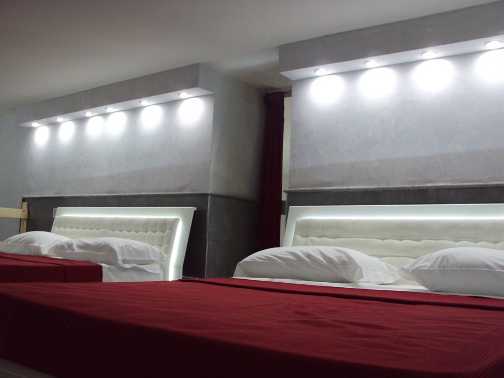 נאפולי Suite Apartments Angioini מראה חיצוני תמונה