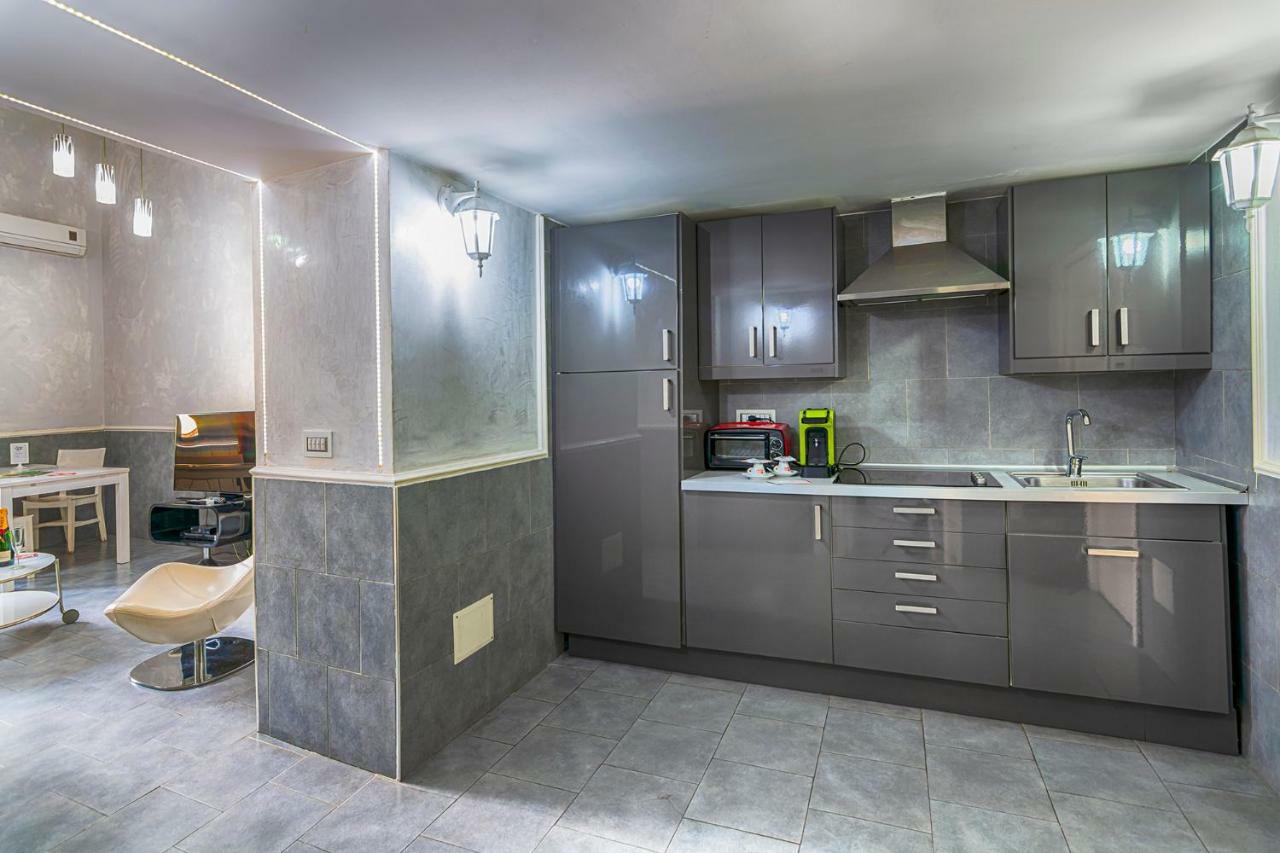 נאפולי Suite Apartments Angioini מראה חיצוני תמונה