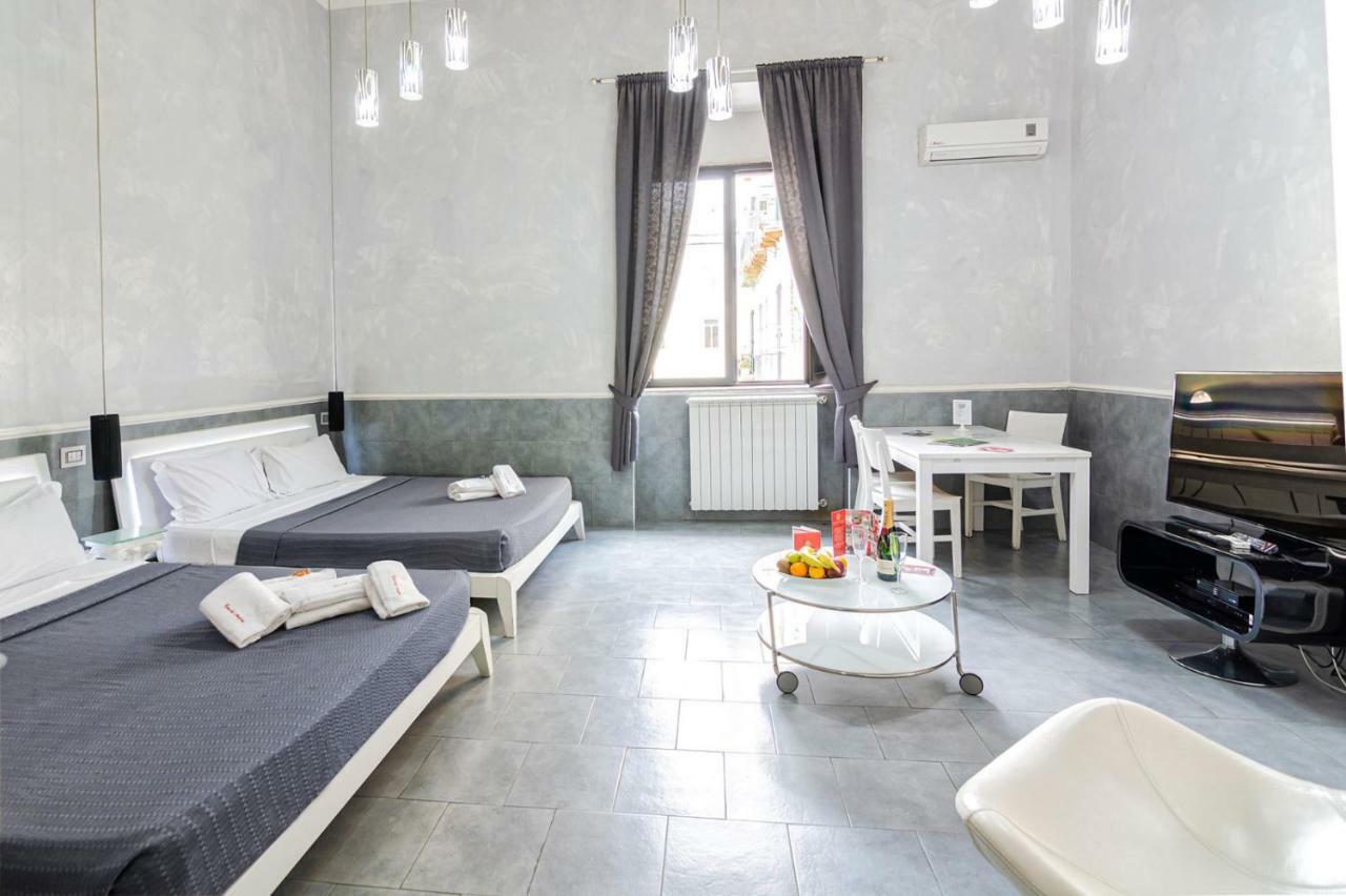 נאפולי Suite Apartments Angioini מראה חיצוני תמונה