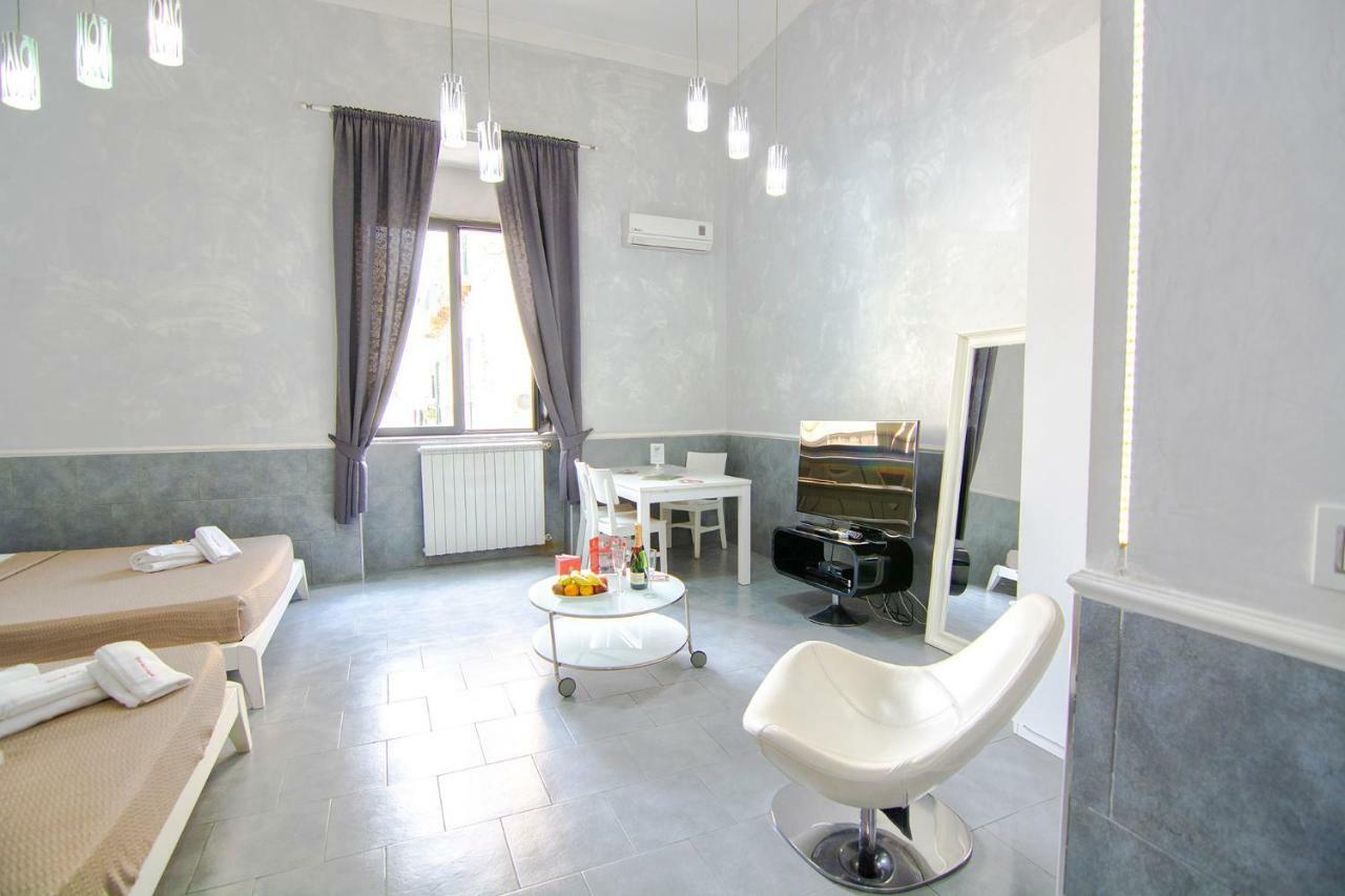 נאפולי Suite Apartments Angioini מראה חיצוני תמונה